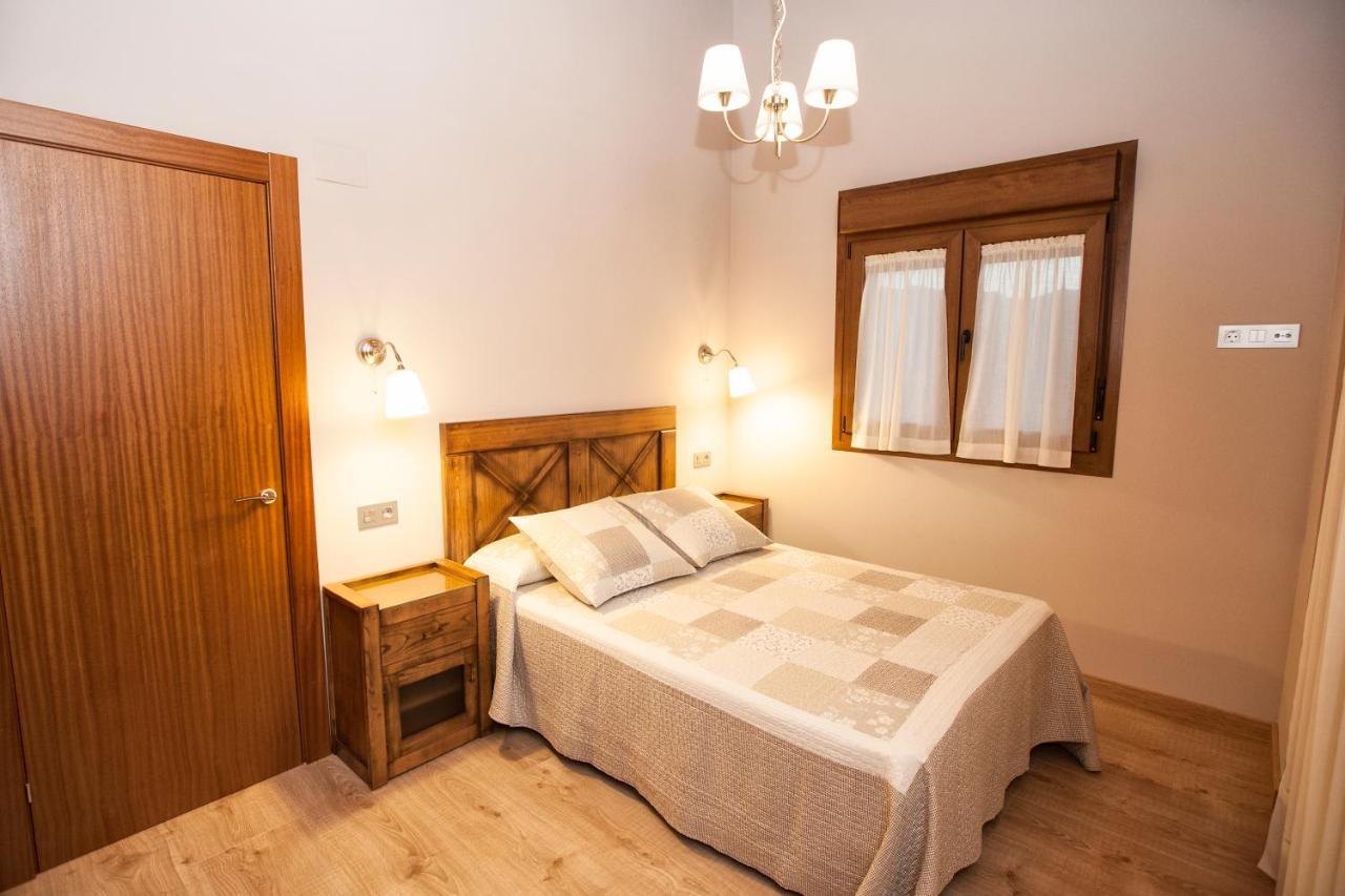 Cuatrovistes Pension San Martin de Bada Buitenkant foto