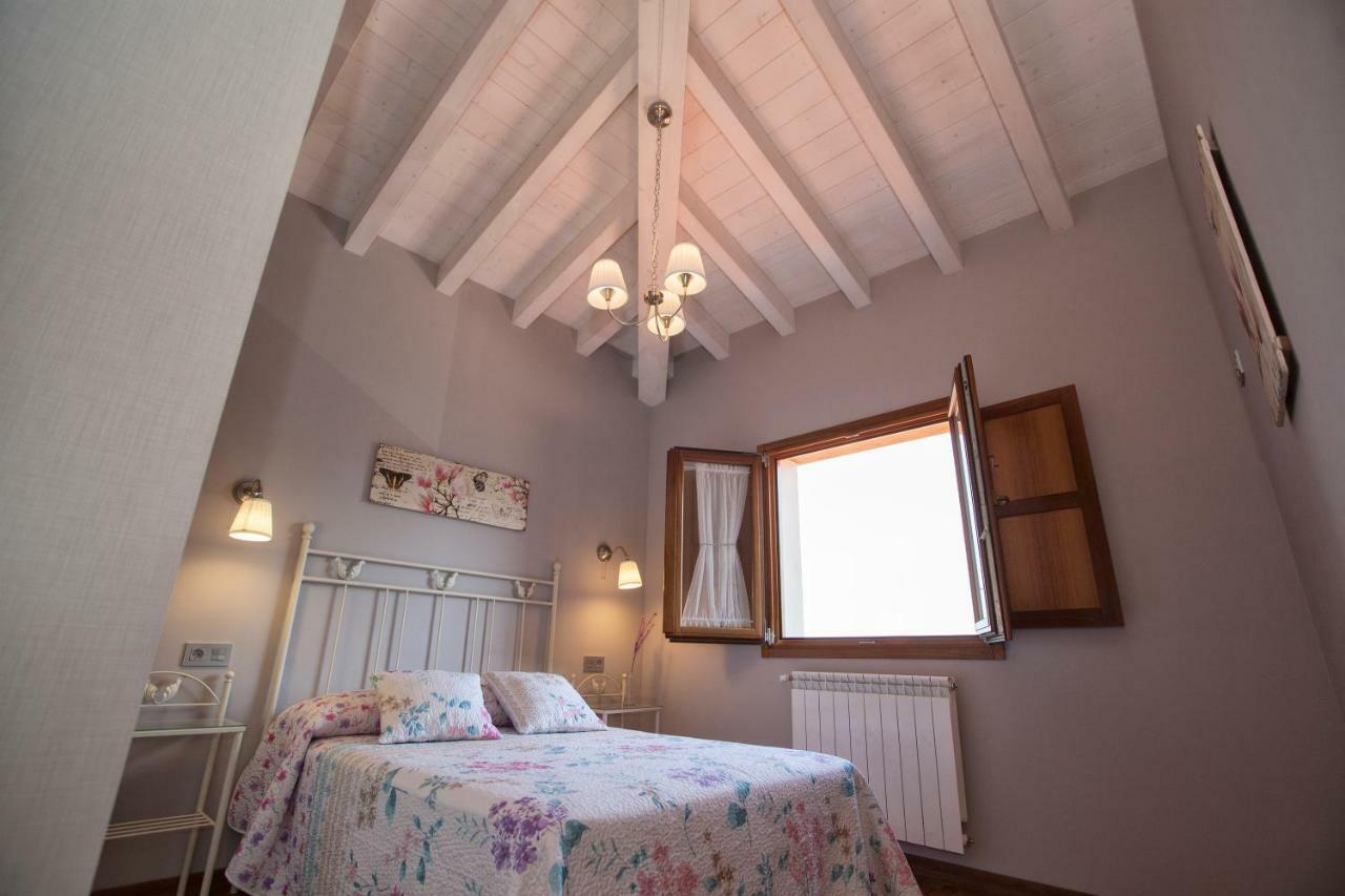 Cuatrovistes Pension San Martin de Bada Buitenkant foto